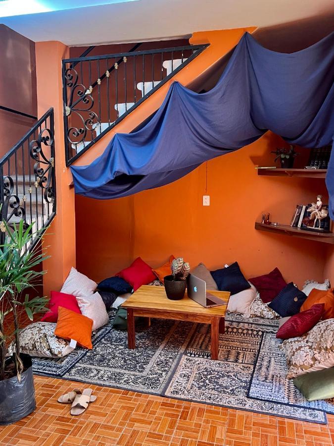Alena Hostal Valladolid  Eksteriør billede