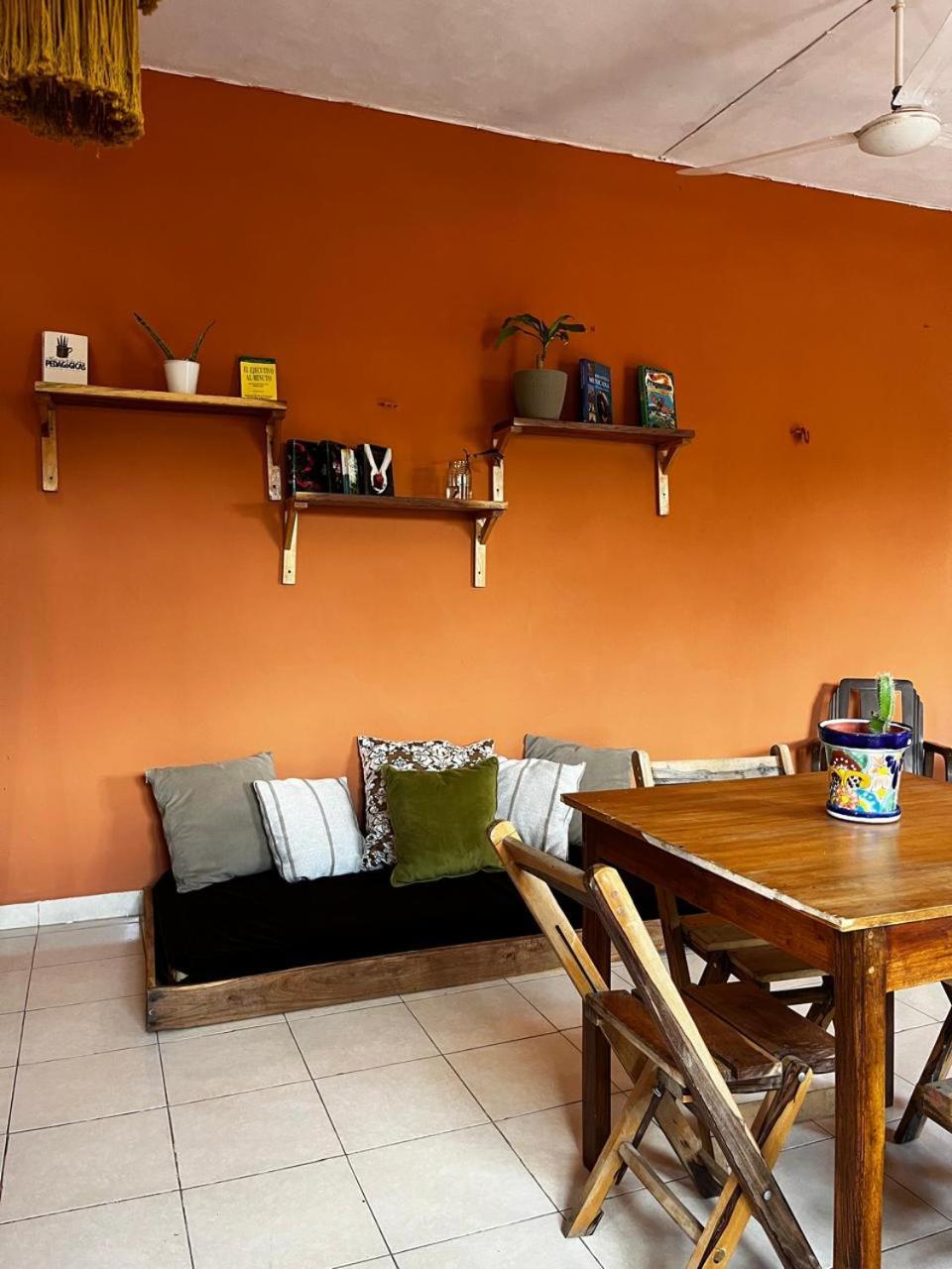 Alena Hostal Valladolid  Eksteriør billede